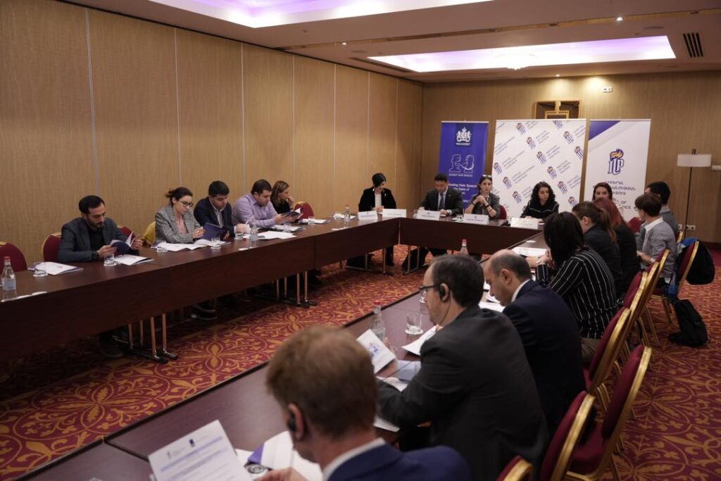 Establishing Cooperation for Combating Hate Speech Establishing Cooperation for Combating Hate Speech