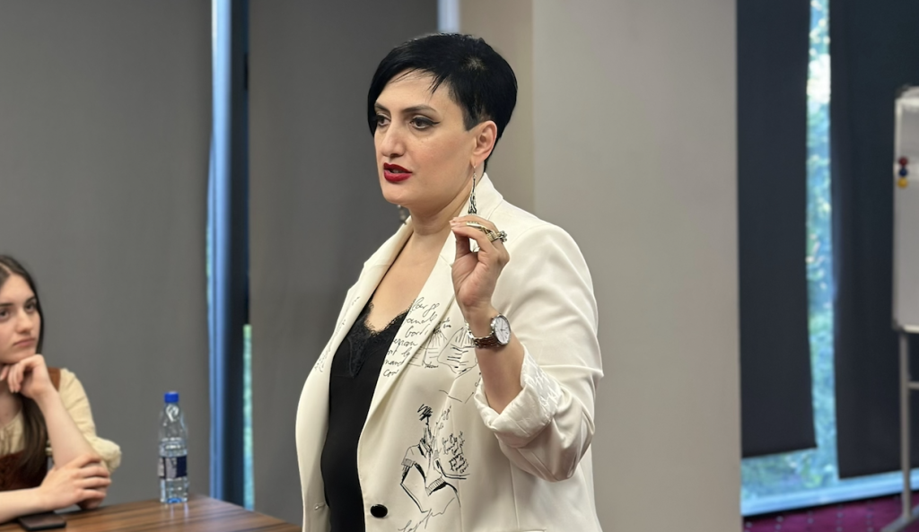 Քաղաքական իմիջ. Նվարդ Մելքոնյան Քաղաքական իմիջ. Նվարդ Մելքոնյան