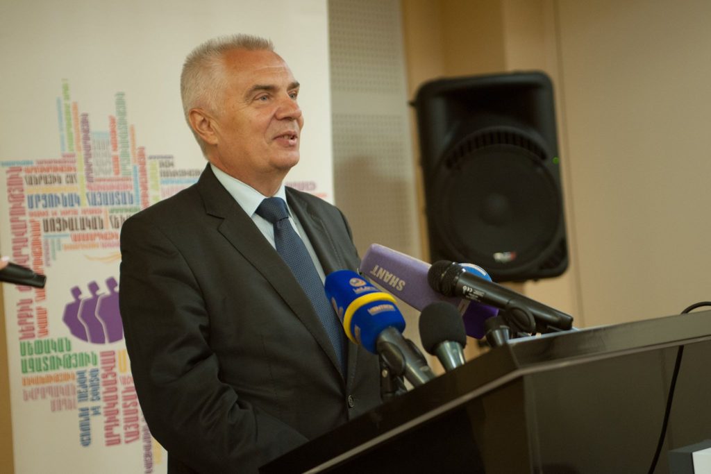 ԵՄ դեսպան Պյոտր Սվիտալսկին մասնակցել է «Լիբերալ քաղաքականության դպրոցի» բացման արարողությանը ԵՄ դեսպան Պյոտր Սվիտալսկին մասնակցել է «Լիբերալ քաղաքականության դպրոցի» բացման արարողությանը